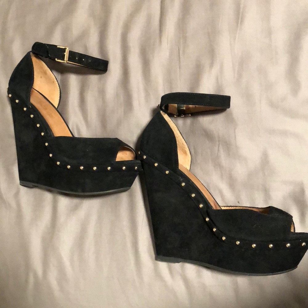 Black wedges, gold embellished